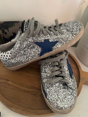 Golden goose sneakers size 8 usa